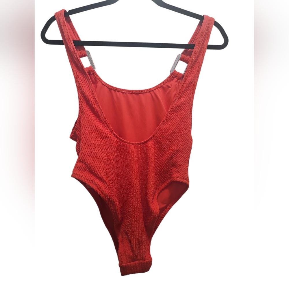 Aerie Textured One Piece Swimsuit M Red Crinkle Stretch Scoop Neck High Cut Ring